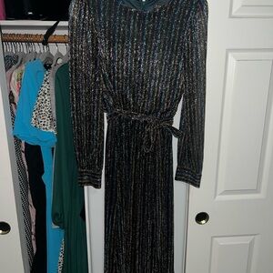 Jessica Howard Black and Gold Long Sleeve Dress